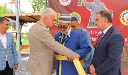 Bayburt'ta yılın Ahisi Metin Özyurt seçildi