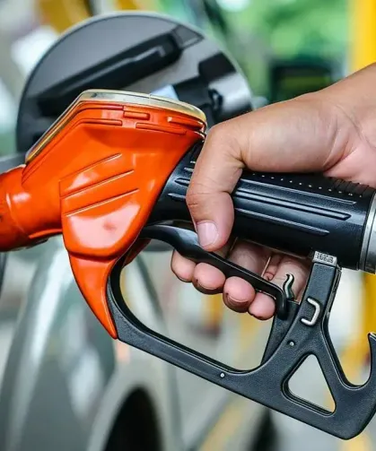 Günün Akaryakıt Fiyatları: Benzine Zam Geldi, Diğerlerinde Değişiklik Yok!