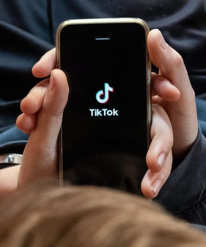 TikTok, çocukların aşırı kullanımı davasında 100 milyon dolara uzlaştı