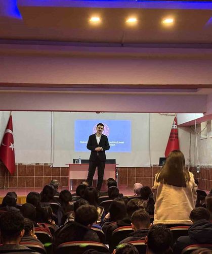 Susuz'da öğrenciler sordu, kaymakam mesleğini anlattı