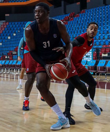 Dev Adamlardan Farklı Zafer! Trabzonspor Basketbol Tofaş’ı Dağıttı