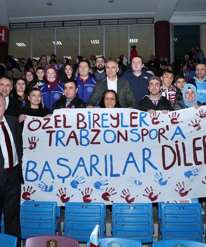 Vali Yıldırım, Trabzonspor Maçını Özel Gereksinimli Bireylerle İzledi