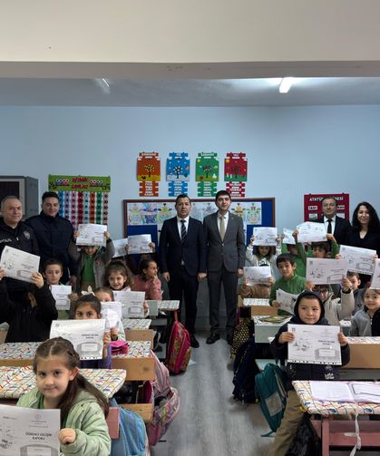 2 bin 324 öğrenci karnesini aldı