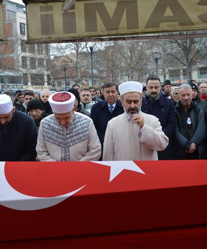 Emekli Uzman Çavuş Halil Mutlu'nun cenazesi askeri törenle defnedildi