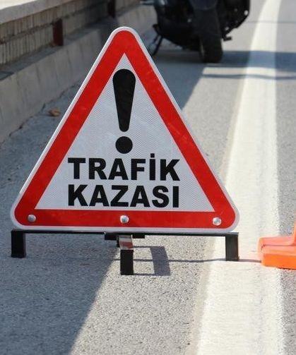 Trabzon'da otomobilin tünelde devrildiği kazada 3 kişi yaralandı
