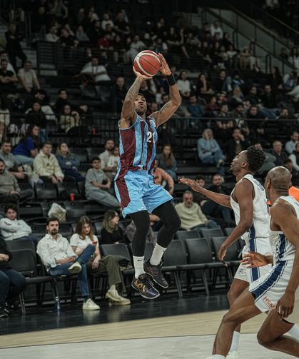 Trabzonspor Basketbol’un Serisi Efes Deplasmanında Sona Erdi