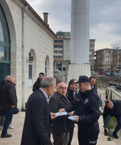 Salıpazarı'nda vatandaşlara dolandırıcılık uyarısı yapıldı