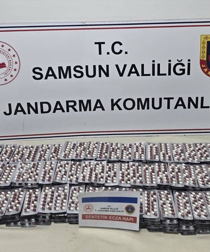 Samsun'da asma tavana saklanan 7 bin 9 yasaklı madde hap ele geçirildi