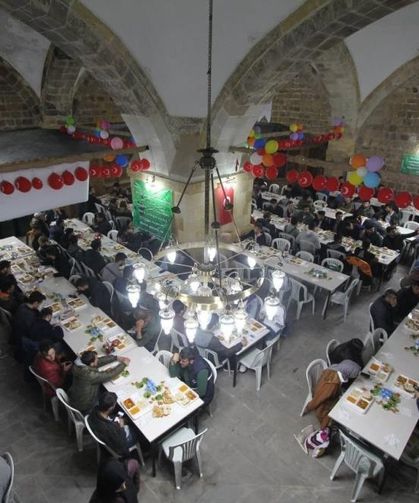 Bayburt'ta geleneksel iftar sofrası tarihi Taşhan'da kuruluyor