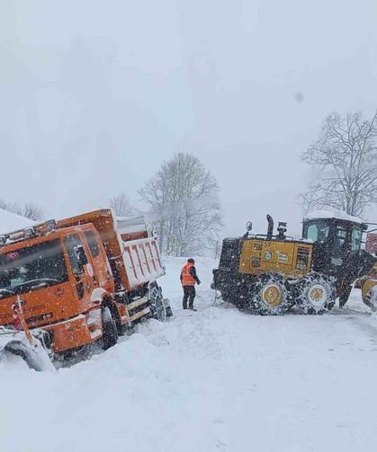 Ordu'da kardan kapanan 472 mahalle yolu ulaşıma açıldı