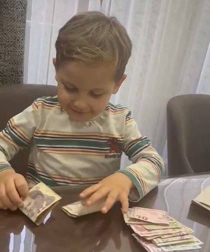 Rizeli miniklerden TSK Güçlendirme Vakfı'na anlamlı bağış