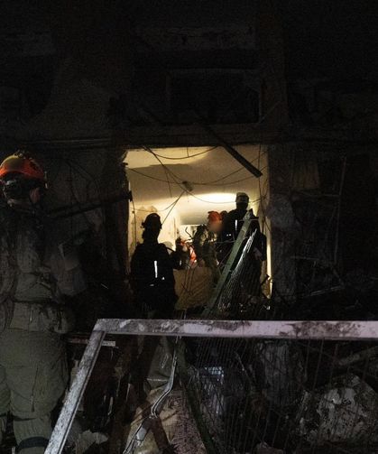 Bu Kez İsrail Korktu! Dimona'da İran Geceyi Aydınlattı