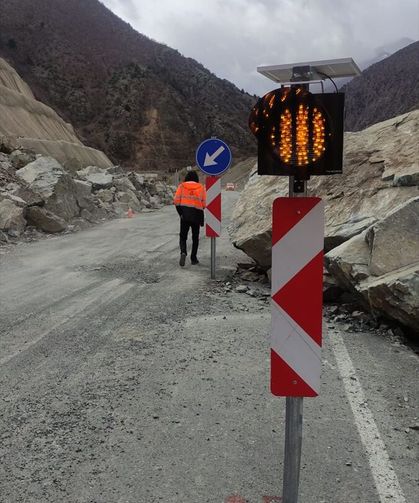 Artvin-Şavşat kara yolu tek yönlü ulaşıma açıldı
