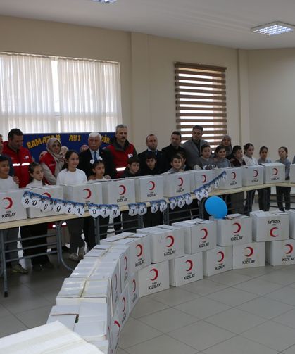 Of'ta ihtiyaç sahipleri için 300 gıda kolisi yardımı yapıldı