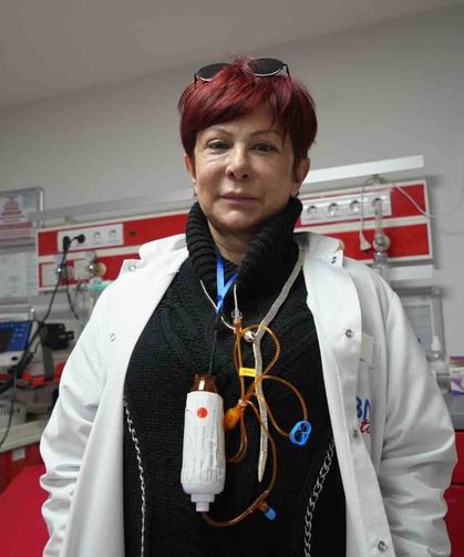 Boynunda kemoterapi, kalbinde meslek aşkı: İki farklı kanser ile mücadele eden hekimin sarsılmaz azmi