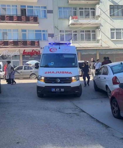 Otomobil motosikletle çarpıştı: 1 yaralı