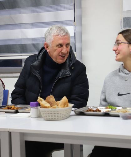 Başkan Sarıalioğlu Öğrencilerle İftarda Buluştu, Fındıkoba’da Teravihe Katıldı