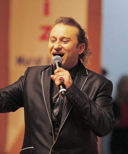 Onur Akay entübe edildi: Et yiyen bakteriyle mücadele ediyor