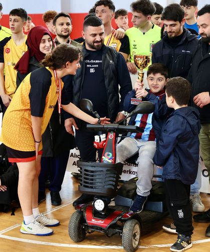 Trabzon'da DMD hastası kardeşler için futsal turnuvası düzenlendi