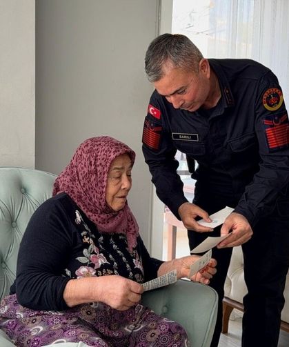 30 yıl önce şehit olan askerin silah arkadaşından şehit annesine duygulandıran ziyaret