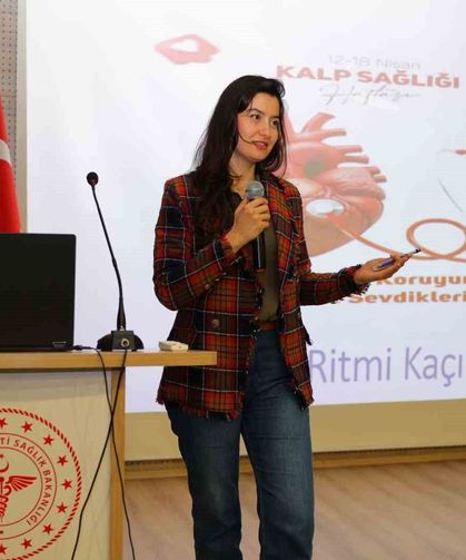 Bayburt'ta personele yönelik düzenlenen eğitimde kalp sağlığına dikkat çekildi
