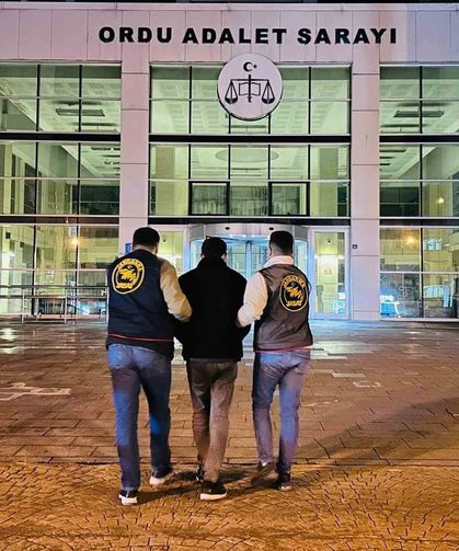 Jandarma aranan 40 şüpheliyi yakaladı