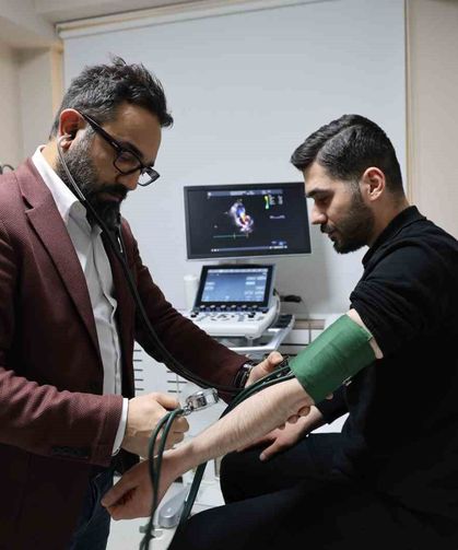 Kardiyoloji Uzmanı Demirkıran: 'Sağlıklı bir kalp için sigara ve alkolden uzak durmak büyük önem taşır'