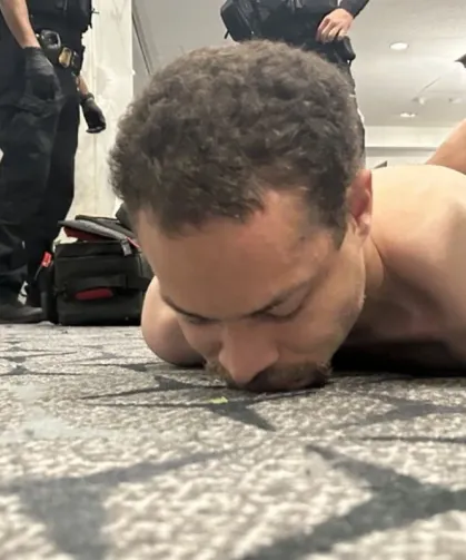 Trump’ın katıldığı yemekte silah sesleri: Saldırgan yakalandı