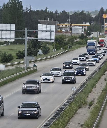 Bayram trafiğinin yoğun güzergahı İstanbul-Samsun kara yolunda önlemler artırıldı