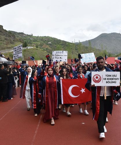 Gümüşhane Üniversitesi'nde mezuniyet töreni düzenlendi