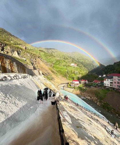 Göksu Travertenleri'nde çift gökkuşağı büyüledi