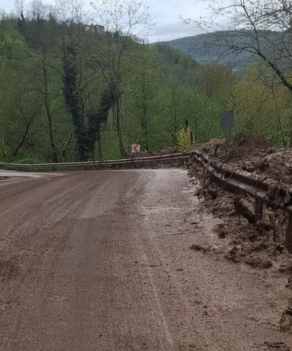 Ordu'da heyelan nedeniyle kapanan yol ulaşıma açıldı