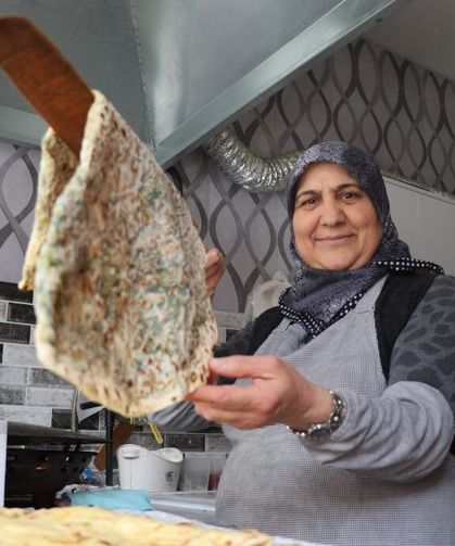"Kadınsın Yapamazsın” Dediler! Balkonunda Başladı, 10 Çocuk Büyüttü