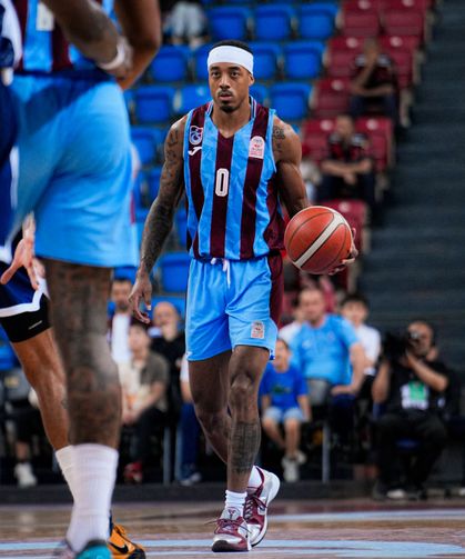 Trabzonspor’da Marcquise Reed Belirsizliği: Taraftar Yönetime “Bırakmayın” Çağrısı Yapıyor