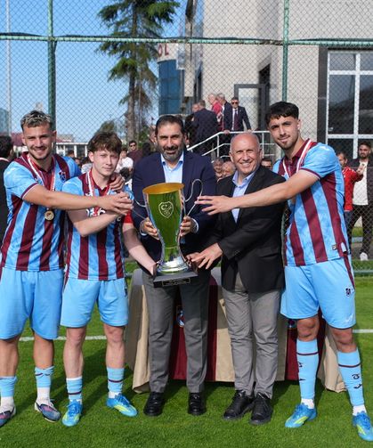 Trabzonspor U19 Takımı Kupasını Aldı: Genç Fırtınalar Avrupa Bileti İçin Göztepe Karşısına Çıkacak