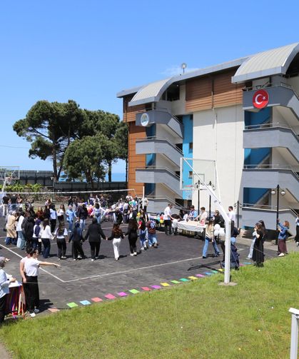 Avrasya Üniversitesi’nde Oyun Şenliği Coşkusu! Kampüs Horon ve Eğlenceyle Renklendi