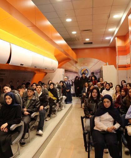 Sürmene’den Avrasya Üniversitesi’ne Eğitim Çıkarması! Öğrenciler Bölümleri Yerinde İnceledi