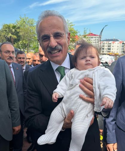 Bakan Uraloğlu Trabzon’da Yoğun Mesai Yaptı: “Gençler Devletin Kollarında Güvende”