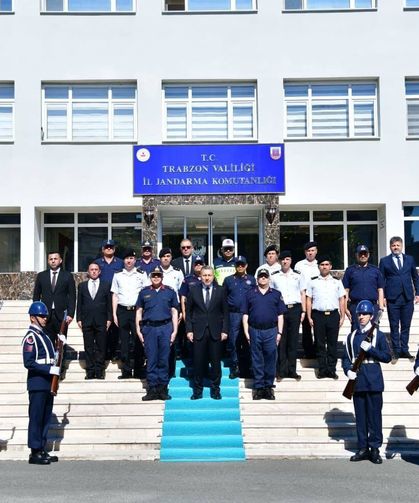 Vali Şahin’den Jandarma’ya Anlamlı Ziyaret! 187. Yıl Gururu Trabzon’da Yaşandı