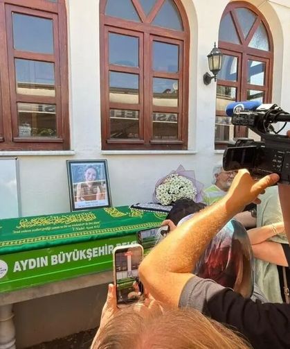 Ece İrtem'e Son Veda! Cenazedeki Görüntüler Tepki Çekti