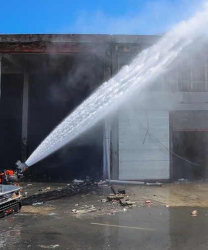 Büyükşehir itfaiyesinde 'Yangın söndürme robotu' hizmete alındı