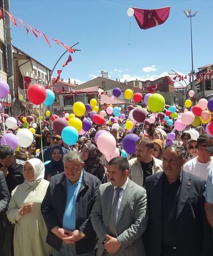 Gümüşhane'de DMD hastası Eymen Kayra için gökyüzüne balonlar bırakıldı