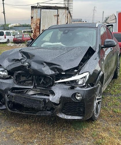 iki otomobilin çarpışması sonucu 3 kişi yaralandı