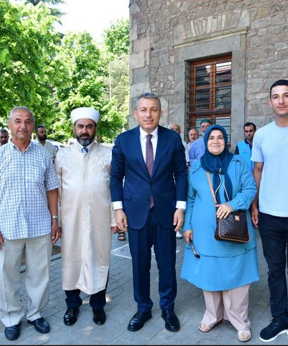 Ordu ve Trabzon'da vatandaşlara aşure ikram edildi