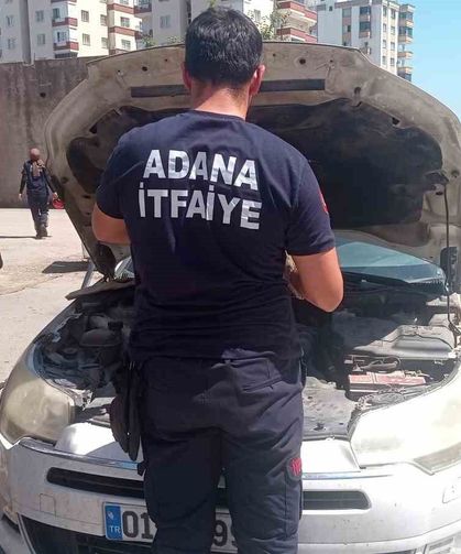 Araçların motoruna giren kedi, itfaiyeyi seferber etti