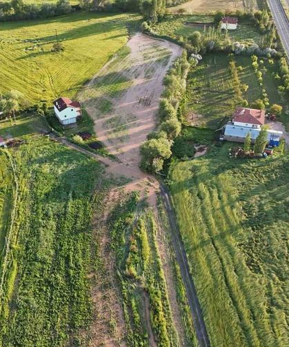 Kanaldan akan su sele dönüştü, tarlalar ve evler su altında kaldı