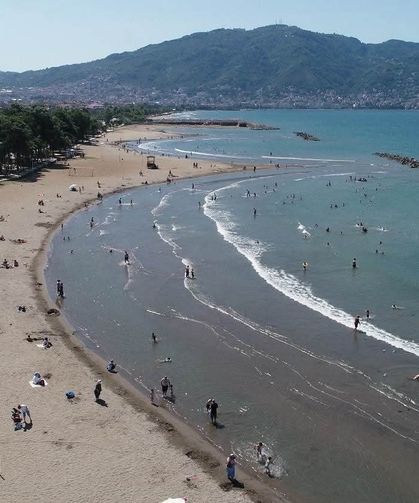 Karadeniz'de denize girmek yasaklandı: Valilik Açıkladı!