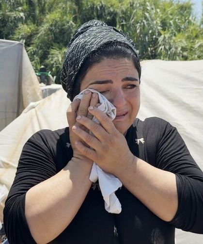 Tarım işçisi annenin yangın gözyaşları: 7 yıldır kaldığı konteyner gözleri önünde küle döndü