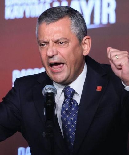 Özgür Özel’den Yeni Parti Açıklaması: “B Planını Hazırlıyoruz”