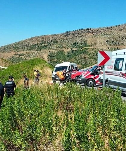 Antalya'da Feci Kaza! Uçuruma Yuvarlanan Araçta 5 Kişi Hayatını Kaybetti